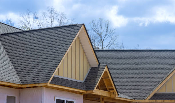 Best Roof Moss and Algae Removal  in Rancho Laveras, CA